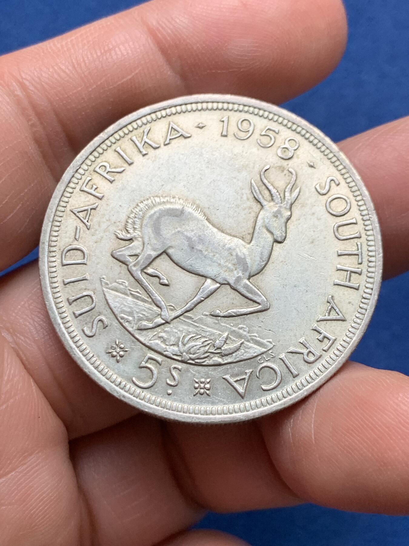 《竞宝斋》第481场 周日，周一 2场连拍 （全场包邮）20级店铺 欢迎送拍 英属南非1958年跳羚5先令纪念大银币 伊丽莎白二世头像