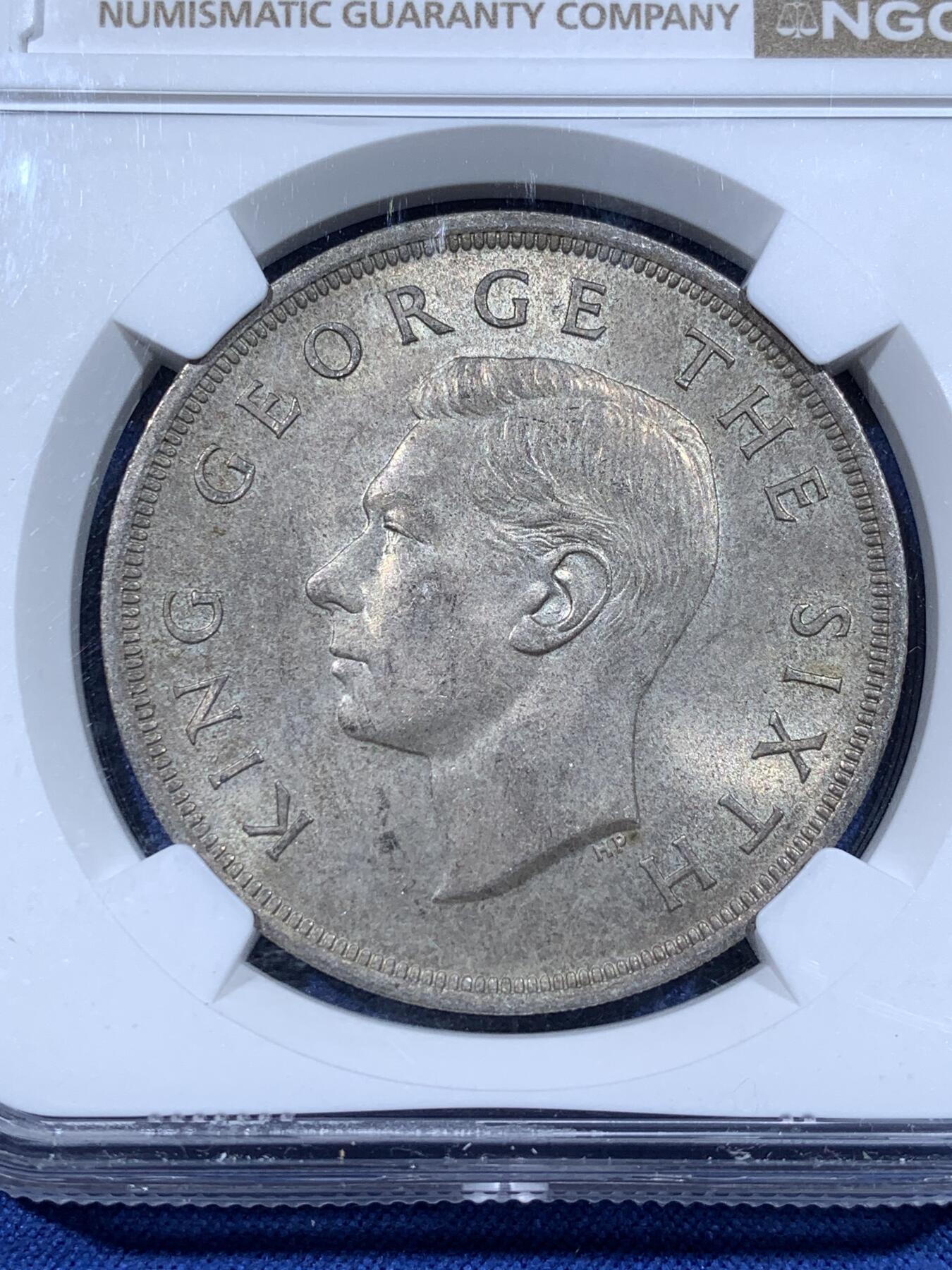 《竞宝斋》第481场 周日，周一 2场连拍 （全场包邮）20级店铺 欢迎送拍 NGC MS63 新西兰1949年乔治六世皇家访问1克朗纪念银币