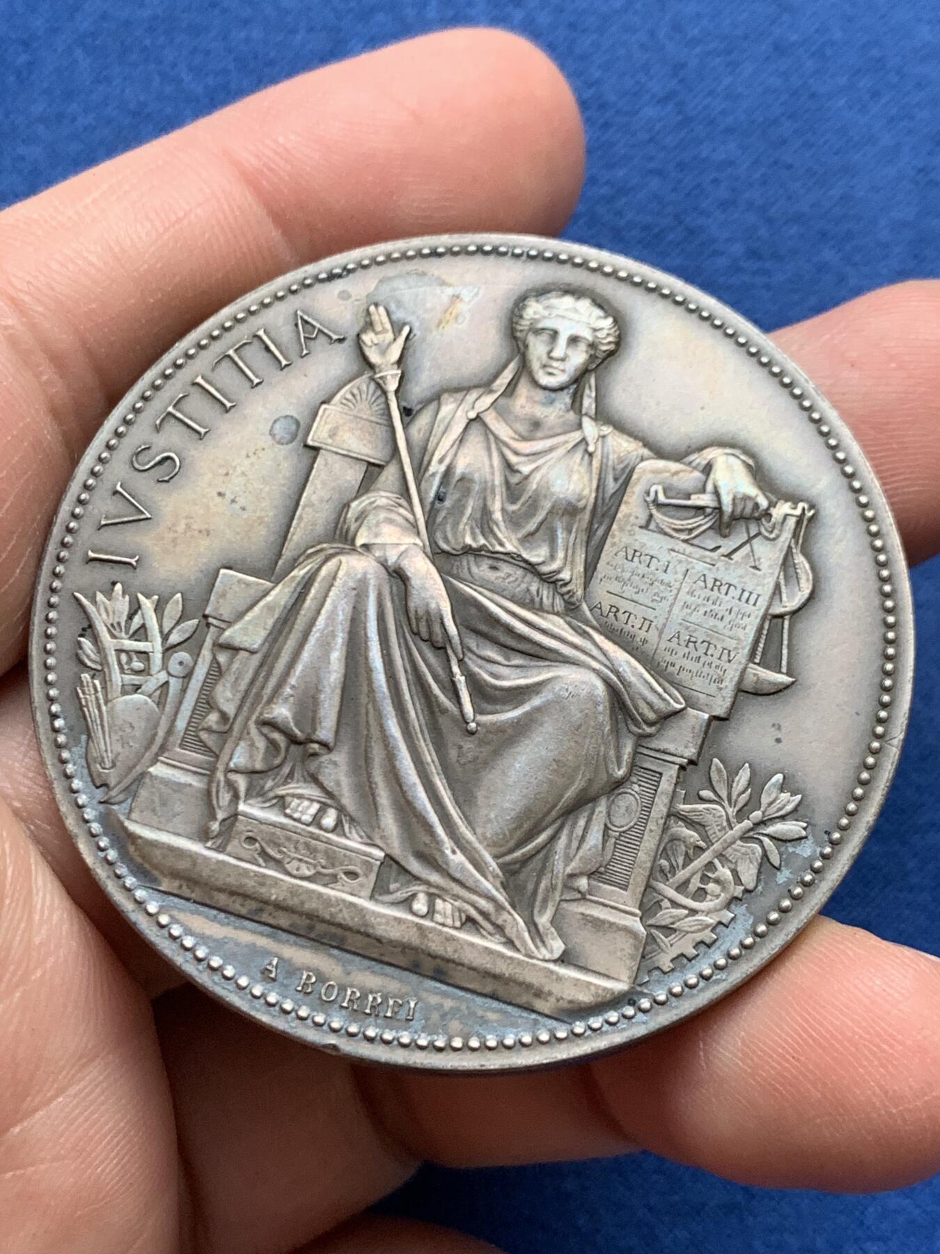 《竞宝斋》第481场 周日，周一 2场连拍 （全场包邮）20级店铺 欢迎送拍 法国塞纳省商业法庭银章 57.8克 50mm 丰饶角2银标 带盒