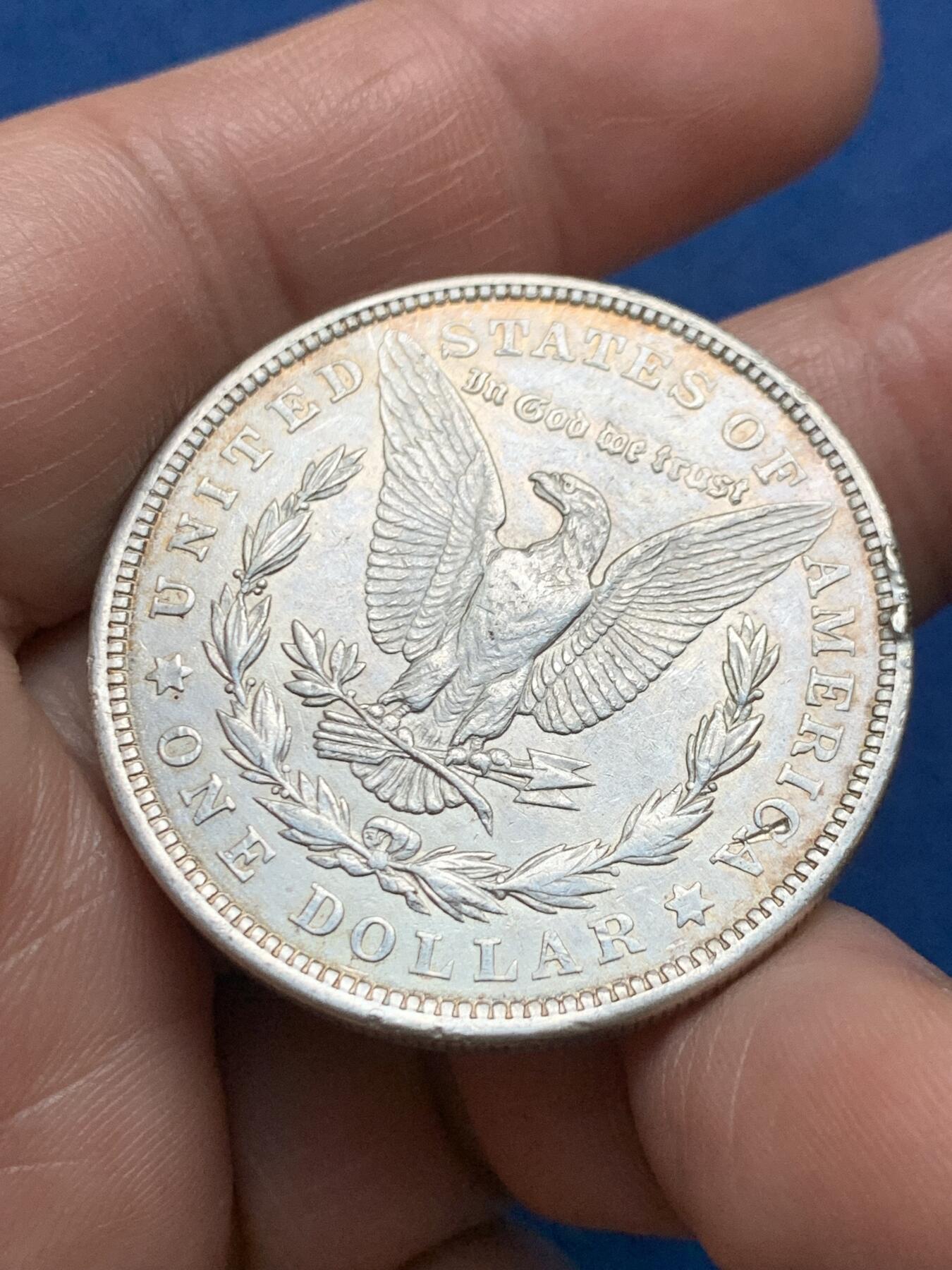 《竞宝斋》第481场 周日，周一 2场连拍 （全场包邮）20级店铺 欢迎送拍 美国1921年摩根1美元银币 边有磕 细节见图