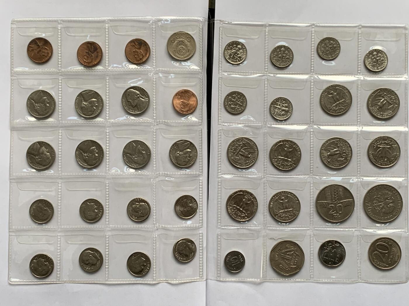 《竞宝斋》第481场 周日，周一 2场连拍 （全场包邮）20级店铺 欢迎送拍 钱币收藏册一本 内含多国钱币 数量细节见图 带册邮寄 正反面都有拍摄 注意数量