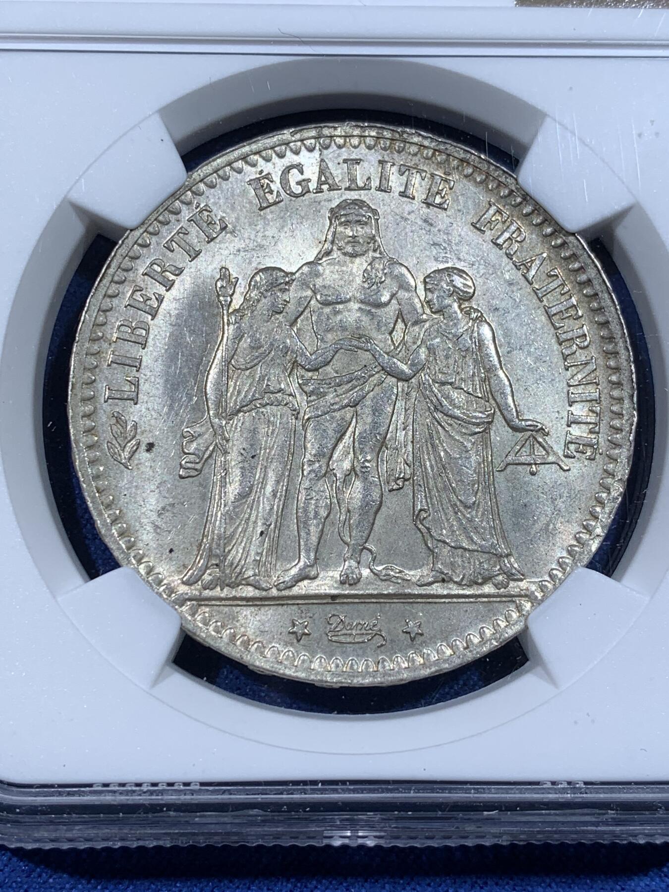 《竞宝斋》第481场 周日，周一 2场连拍 （全场包邮）20级店铺 欢迎送拍 NGC MS63 法国大力神1878K5法郎银币 大力神5F银币正式发行的收官之作，少有的年份和厂别，铸造量仅363130枚，存世量更少。此枚实物有一种凝霜感，原包浆，好品难得。