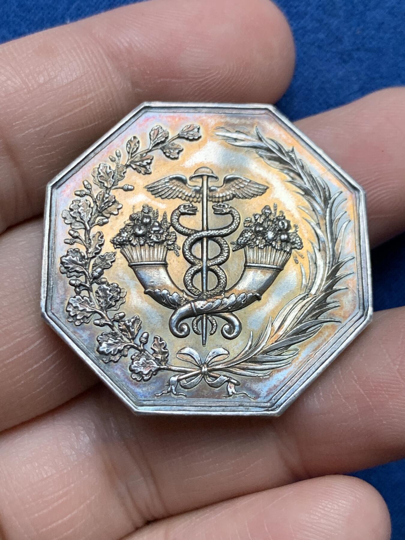 《竞宝斋》第481场 周日，周一 2场连拍 （全场包邮）20级店铺 欢迎送拍 法国八角银质代币，波尔多银行，18.62g，34.8mm，1842-1845船首边铭