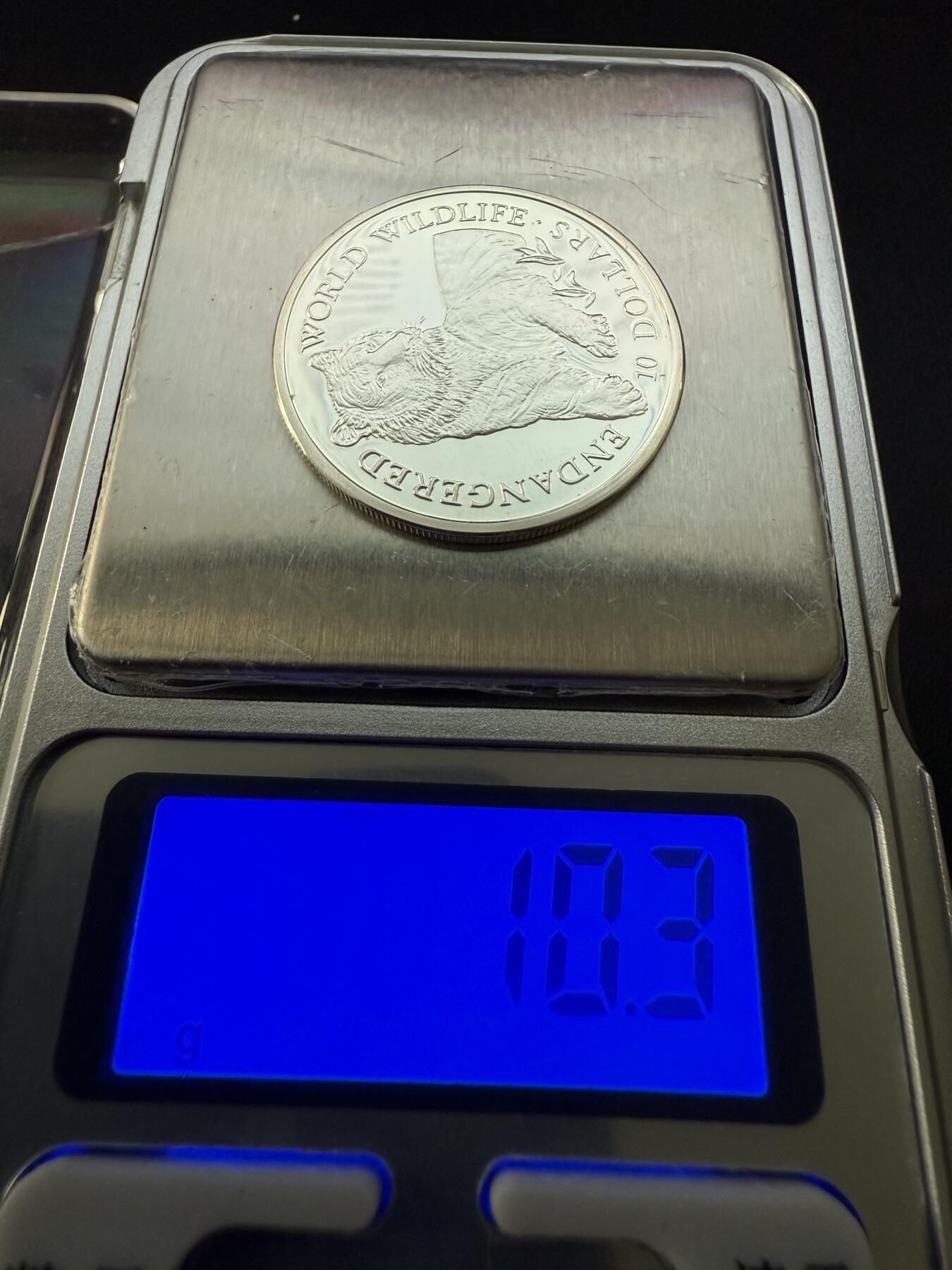 【周六 19:30】乾藏阁外国银币专场・裸币 / 评级币 + 银章铜章 保真包老 库克群岛 1990 年 世界濒危野生动物系列 非洲狮 10 元 10 克 0.925 银 精制银币