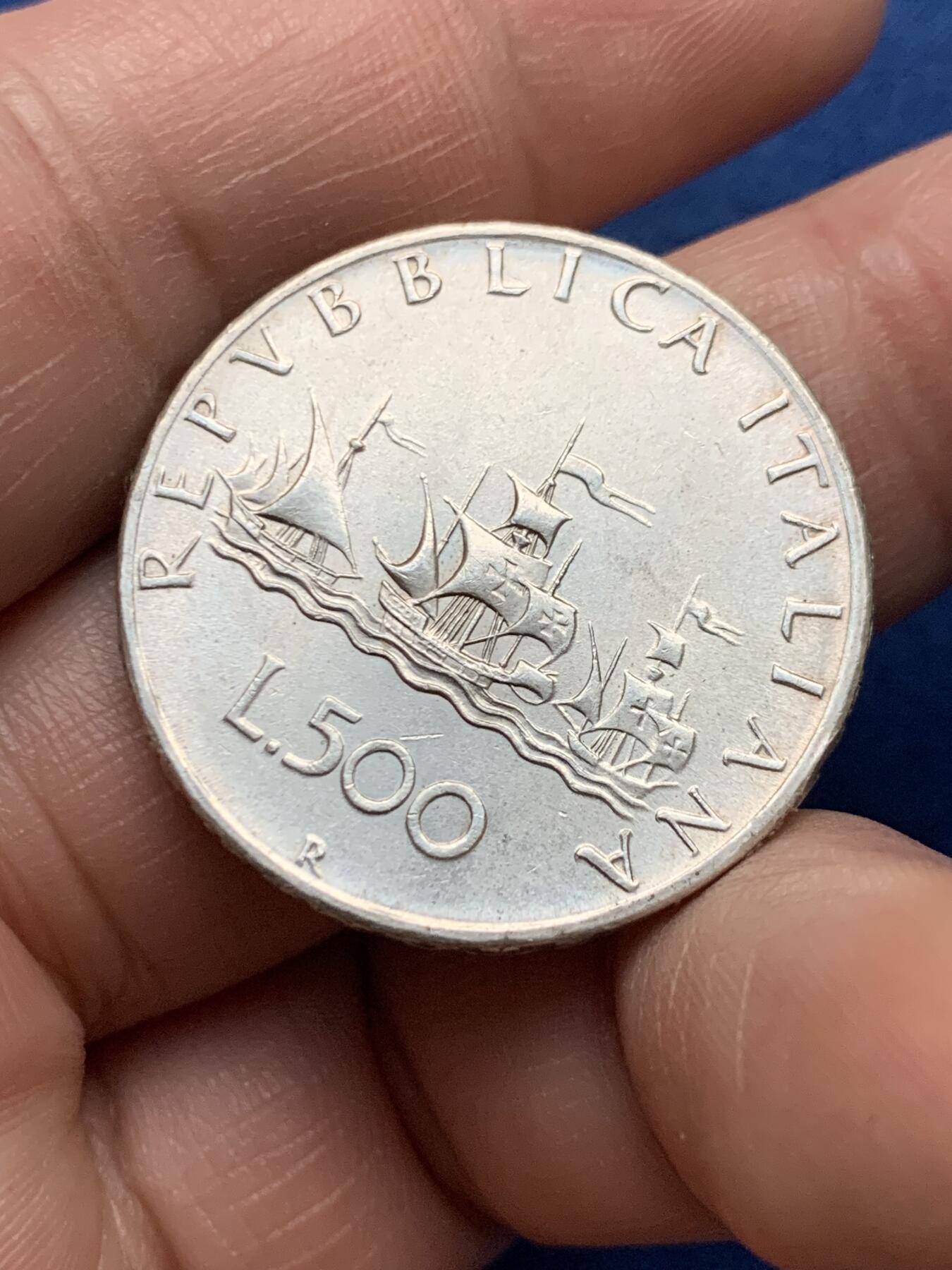 《竞宝斋》第481场 周日，周一 2场连拍 （全场包邮）20级店铺 欢迎送拍 意大利1965年美女帆船500里拉银币 底板光泽度不错 好品裸币不多了