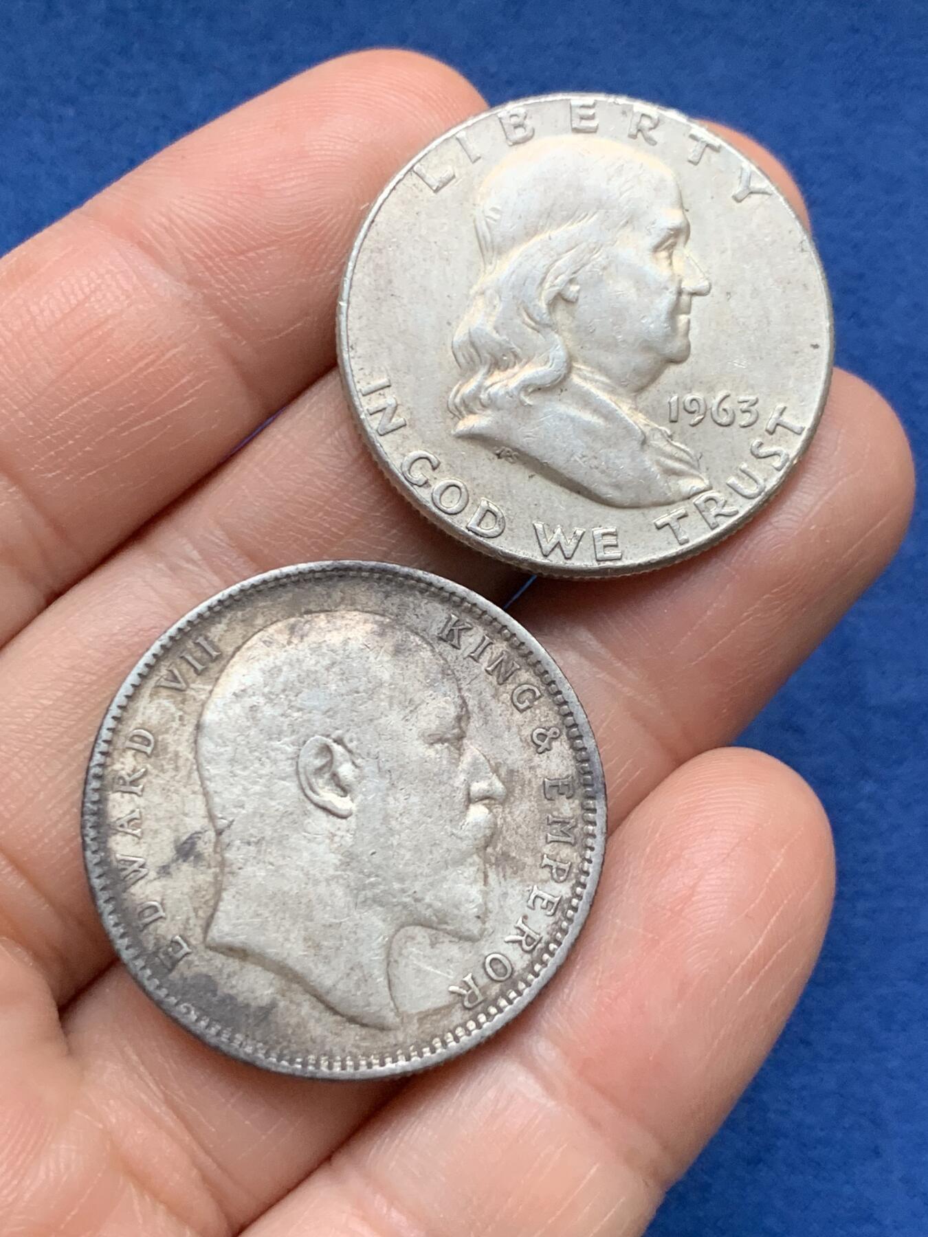 《竞宝斋》第481场 周日，周一 2场连拍 （全场包邮）20级店铺 欢迎送拍 两枚一组 1906年英属印度爱德华七世卢比银币+1963年美国富兰克林半美元银币