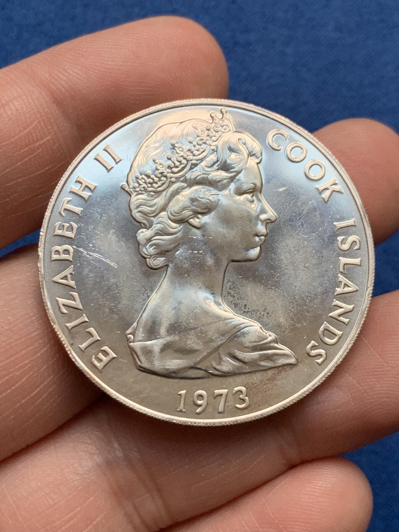 《竞宝斋》第481场 周日，周一 2场连拍 （全场包邮）20级店铺 欢迎送拍 库克群岛1973年伊丽莎白二世女王加冕20周年2元精制银币