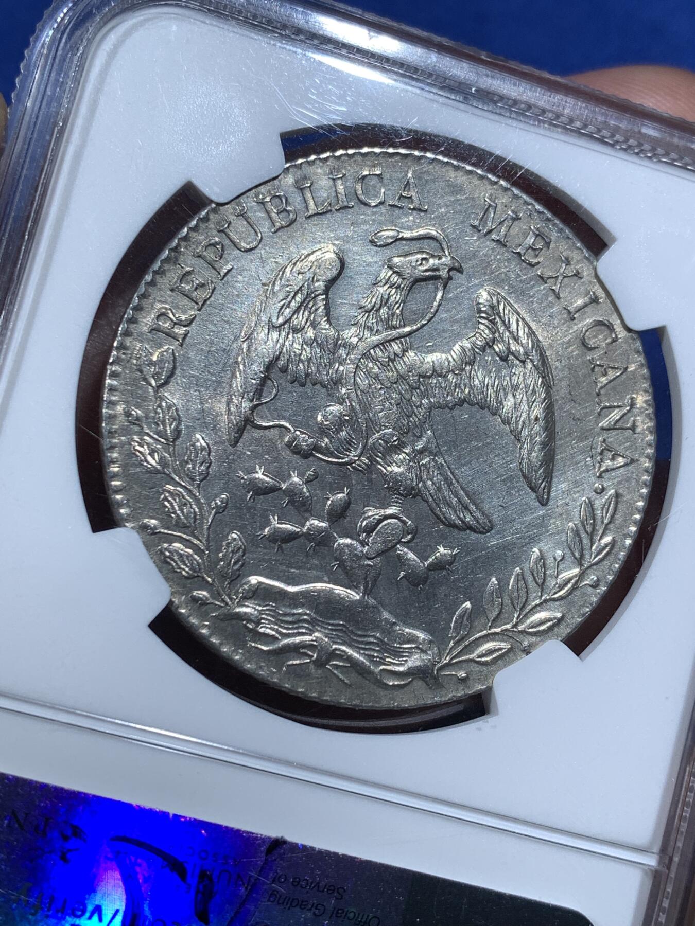 《竞宝斋》第481场 周日，周一 2场连拍 （全场包邮）20级店铺 欢迎送拍 NGC UNCD 1889年墨西哥花边鹰洋8瑞尔银币，铸打深峻，细节清晰状态佳。