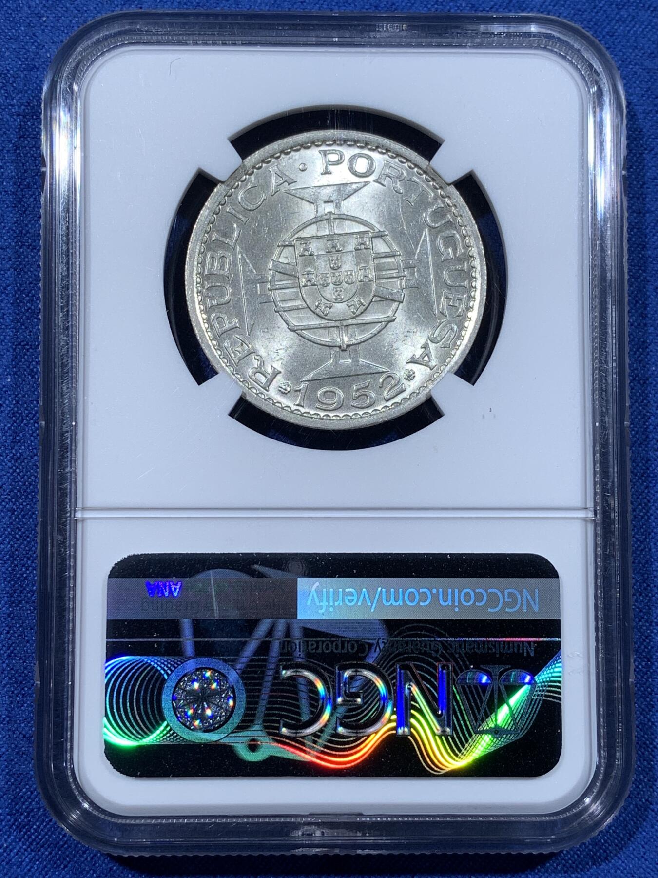 《竞宝斋》第481场 周日，周一 2场连拍 （全场包邮）20级店铺 欢迎送拍 NGC MS64 澳门1952年5元银币 转光强烈