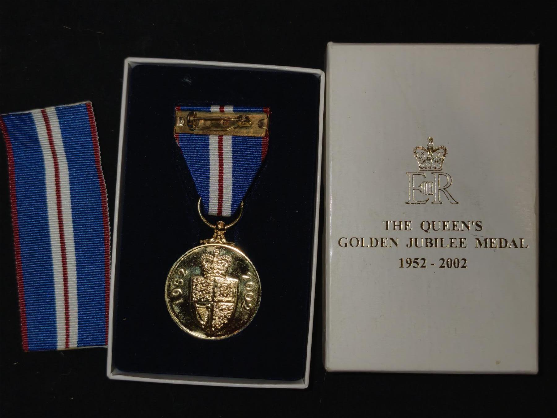 凯旋世界勋赏（第23期）（欢迎送拍）（对拍品有疑问请询问客服，不接受到手刀，出价默认拍品品相。请认真阅读拍卖规则！出价默认已认可！）（收到货请录制开箱视频，无视频概不处理问题。） 英国 女王 伊丽莎白二世 加冕50周年 金禧奖章 精制章 带原盒