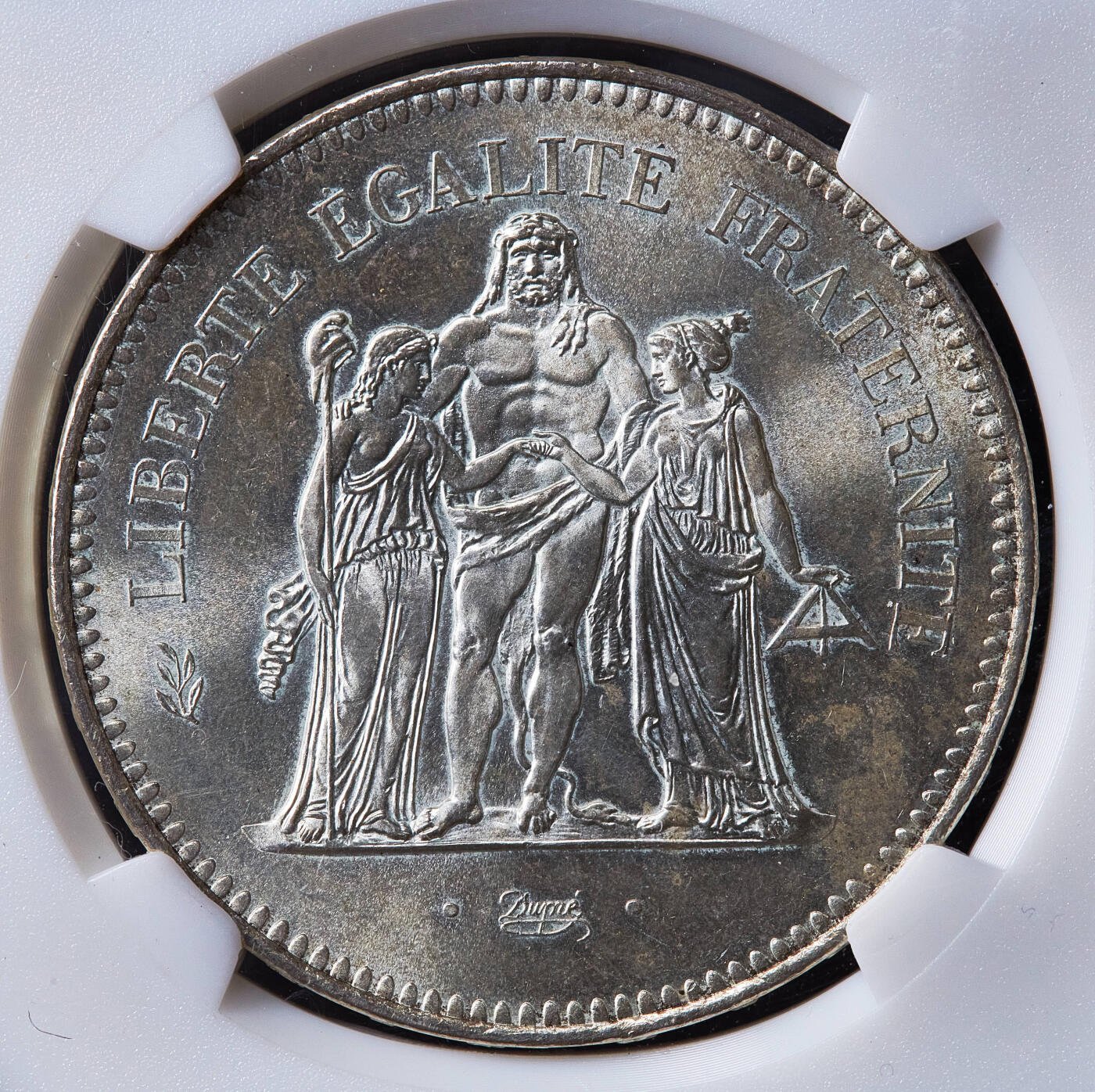 【俄甄集藏】满园春色-2026年(051)04-22星期三 晚 19:30 全场包邮 法国1975年大力神50法郎大银币，信泰 MS65，重30克，900银，转光品相