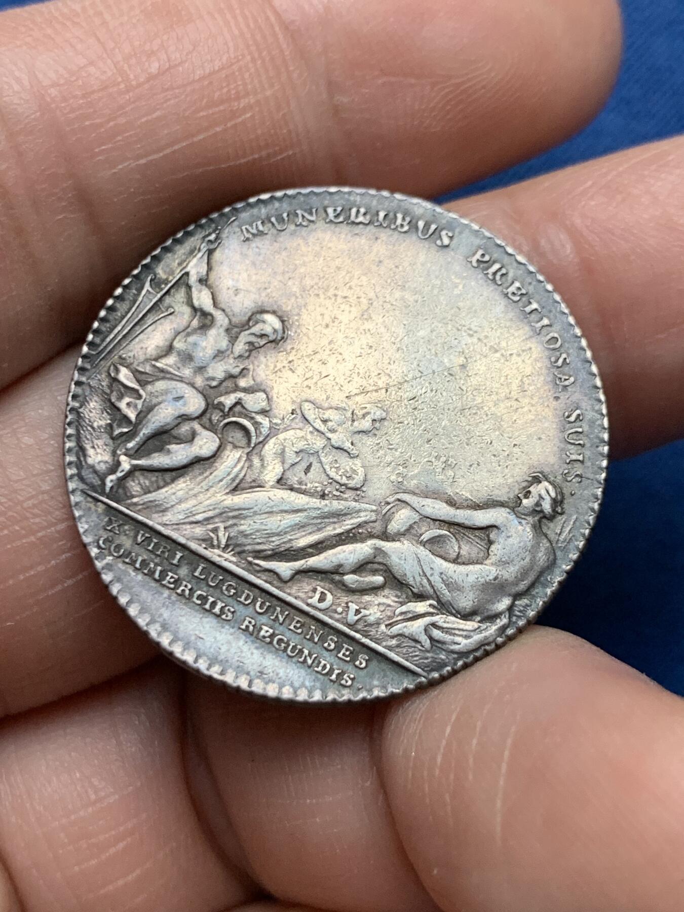 《竞宝斋》第481场 周日，周一 2场连拍 （全场包邮）20级店铺 欢迎送拍 法国里昂商会银质代币，9.35g，30mm