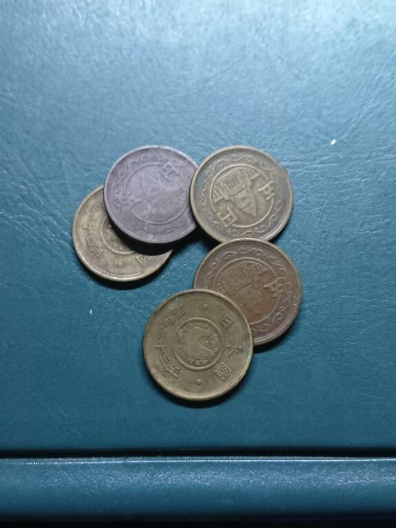 松南世界钱币——260420 日本四十年代母鸡5元铜币5枚1