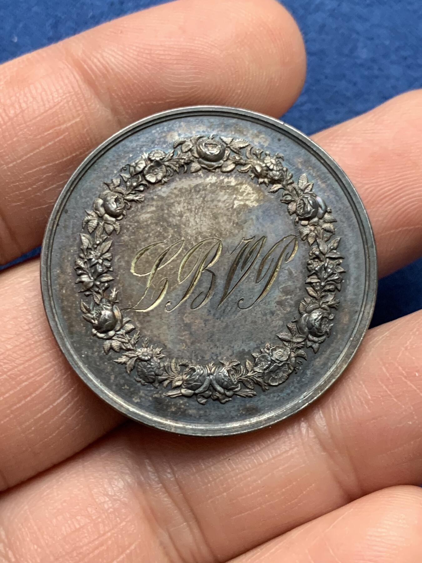 《竞宝斋》第481场 周日，周一 2场连拍 （全场包邮）20级店铺 欢迎送拍 法国结婚纪念银章，15.65g，33.7mm，1879蜜蜂边铭