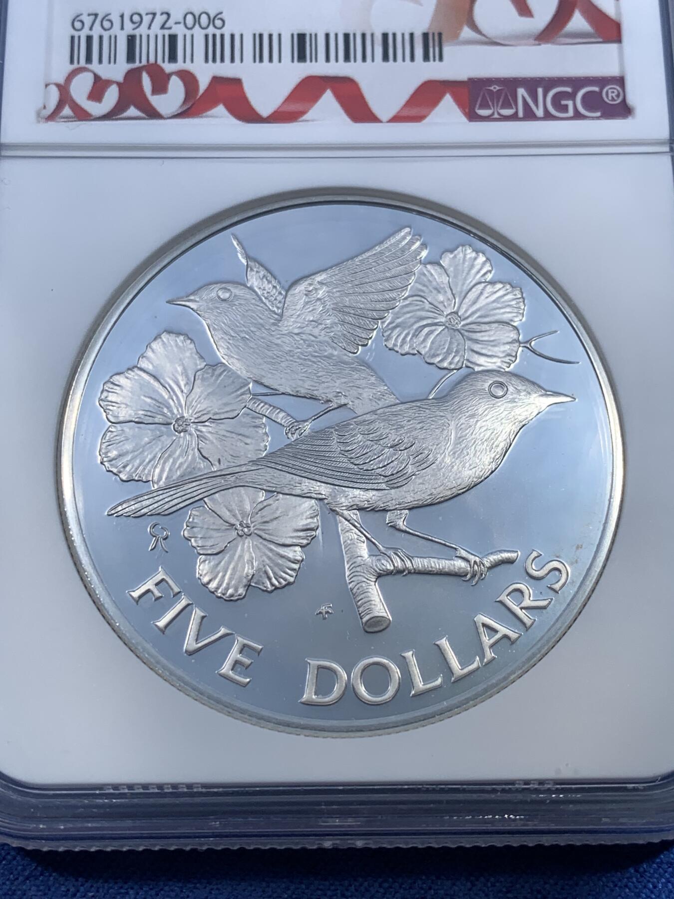 《竞宝斋》第481场 周日，周一 2场连拍 （全场包邮）20级店铺 欢迎送拍 NGC PF66UC 英属维尔京群岛1984年5元银币，黄林莺鸟类主题，镜面深浮雕，精美精制币。