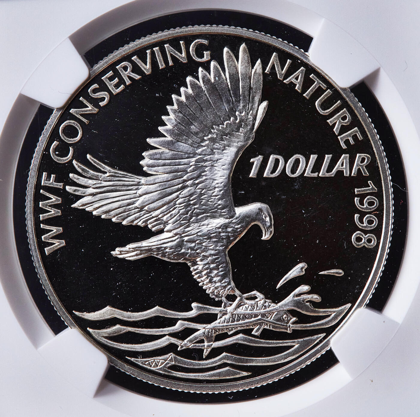 【俄甄集藏】满园春色-2026年(051)04-22星期三 晚 19:30 全场包邮 所罗门群岛1998年自然保护系列-所罗门海钓1元精制大银币，NGC PF68UC，重28.28克，925银，稀少品种，季军