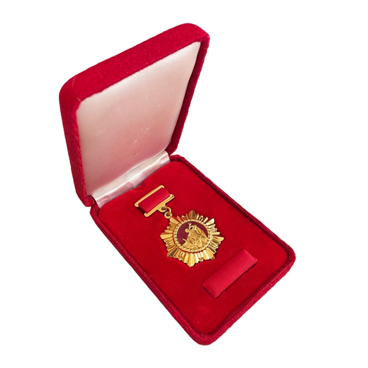 朝鲜高层配享铜质镀金版本 朝鲜祖国解放奖章 高级版本极品品相