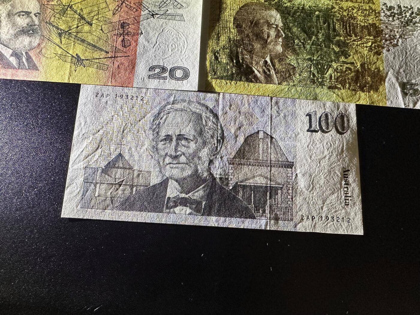 《外钞收藏家》第六百二十八期（精品百拍场）（长期征集拍品、欢迎藏友们联系合作） 澳大利亚纸币版7张一起 1和2元全新、5和10元UNC-、20、50、100元AU