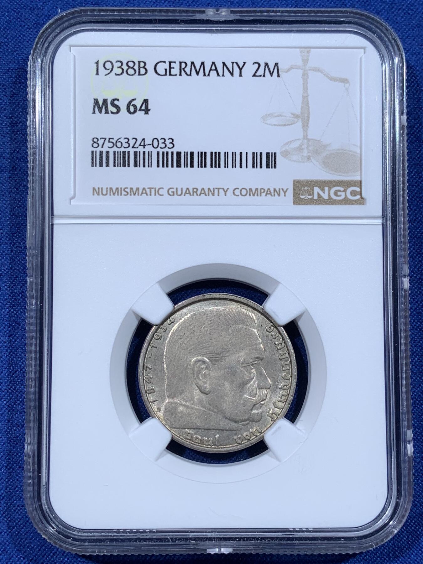 《竞宝斋》第481场 周日，周一 2场连拍 （全场包邮）20级店铺 欢迎送拍 NGC MS64 德三1938A兴登堡2马克银币 非常难得的分数，币面包浆舒适，观感不错