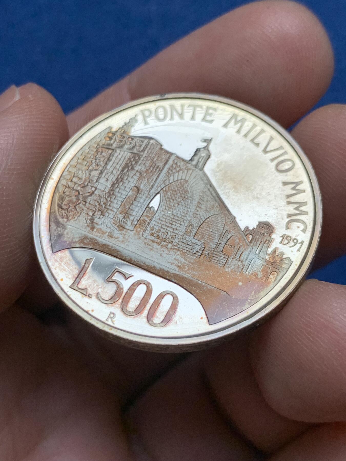 《竞宝斋》第481场 周日，周一 2场连拍 （全场包邮）20级店铺 欢迎送拍 意大利1991年米尔维奥桥500里拉银币，835银，罗马古桥主题，浮雕精美，历史感十足，品相很美，意大利建筑主题银币精品
