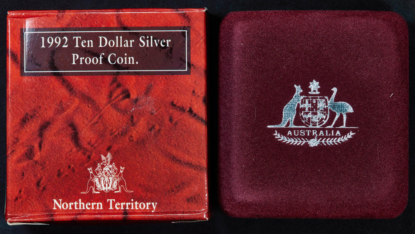 【俄甄集藏】满园春色-2026年(051)04-22星期三 晚 19:30 全场包邮 澳大利亚1992年行政区系列-北领地10元精制银币，原盒证，重20克，925银，发行量24404枚