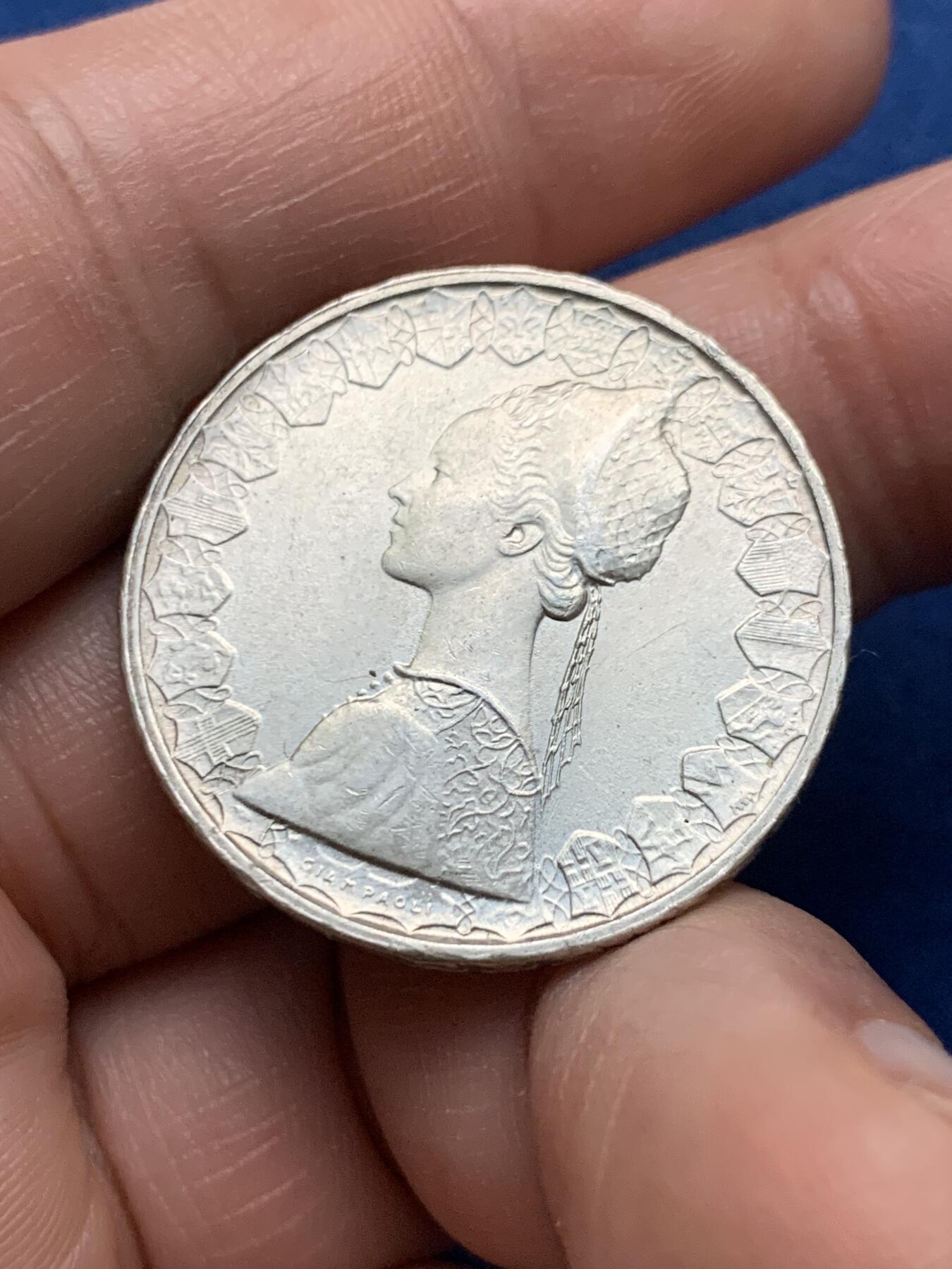 《竞宝斋》第481场 周日，周一 2场连拍 （全场包邮）20级店铺 欢迎送拍 意大利1965年美女帆船500里拉银币 底板光泽度不错 好品裸币不多了