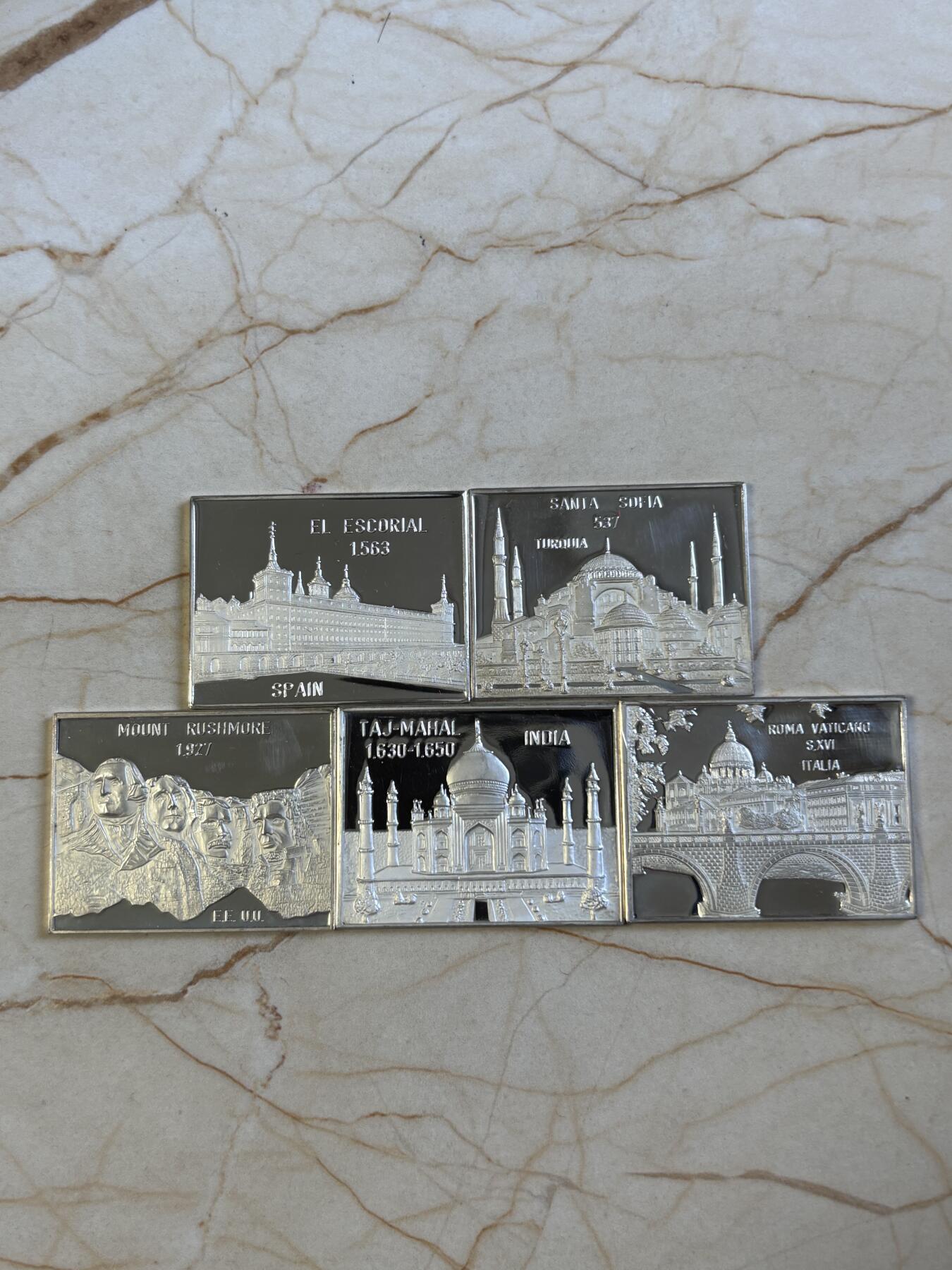 第197期拍卖 世界著名景点纪念纯银章一组十枚，单枚39.5*30.5毫米，总重约140.1克带银戳