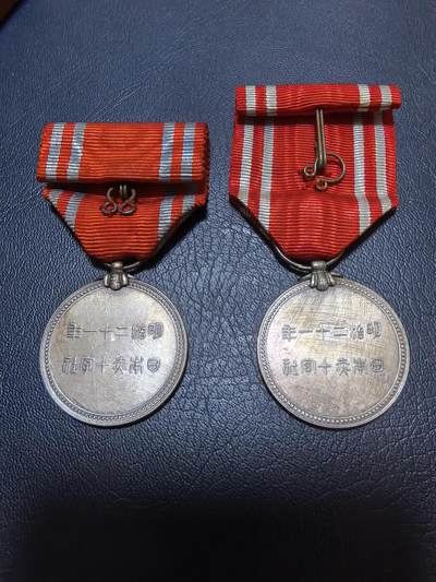 长老汇马年精选第十九场拍卖 日本1888年赤十字社特别社员章两枚 约10克含银量80-90% 带盒