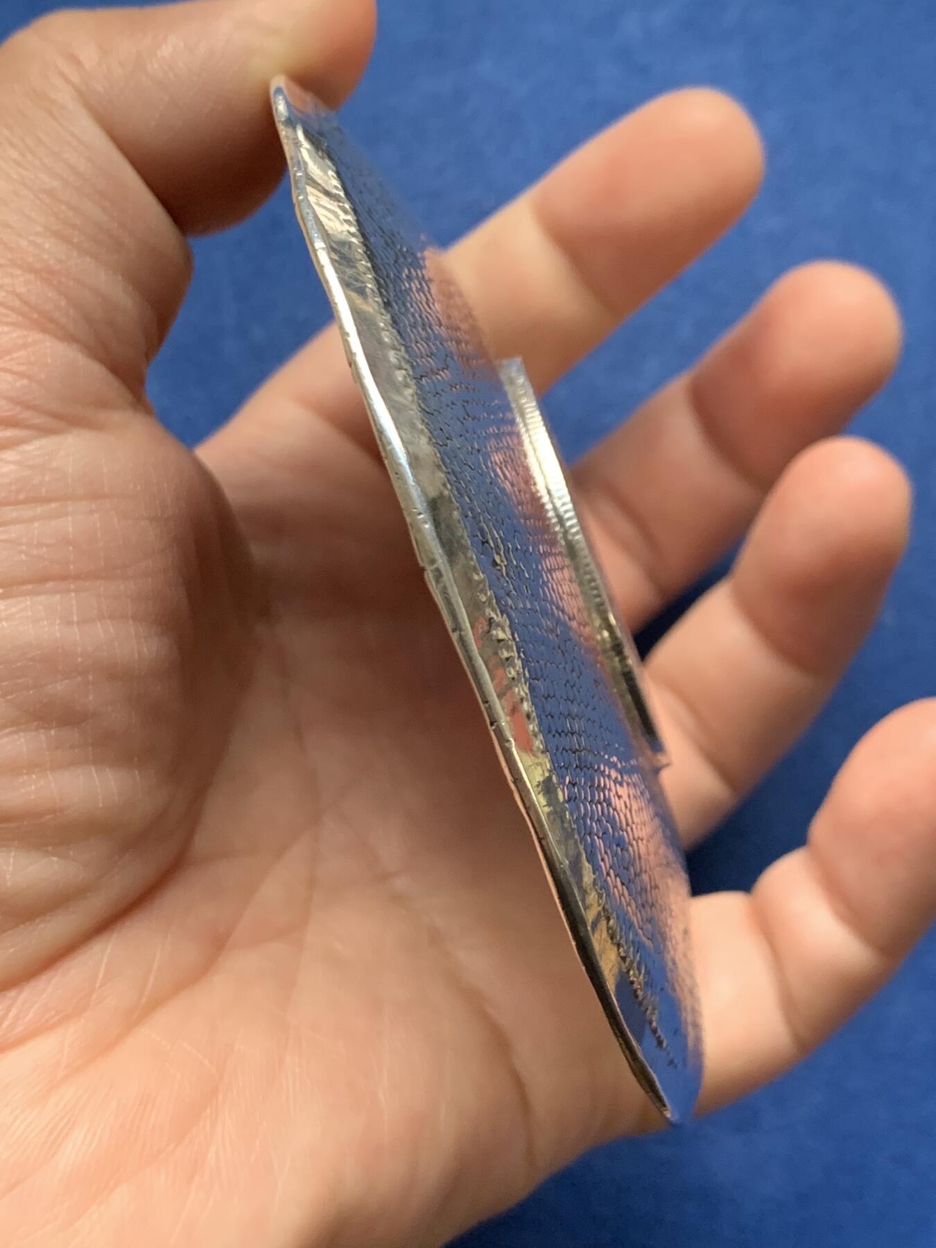 《竞宝斋》第481场 周日，周一 2场连拍 （全场包邮）20级店铺 欢迎送拍 银碟一个 带使用痕迹，直接约98mm，54.5克。带点测光谱仪数据（只代表相应点位的金属含量）