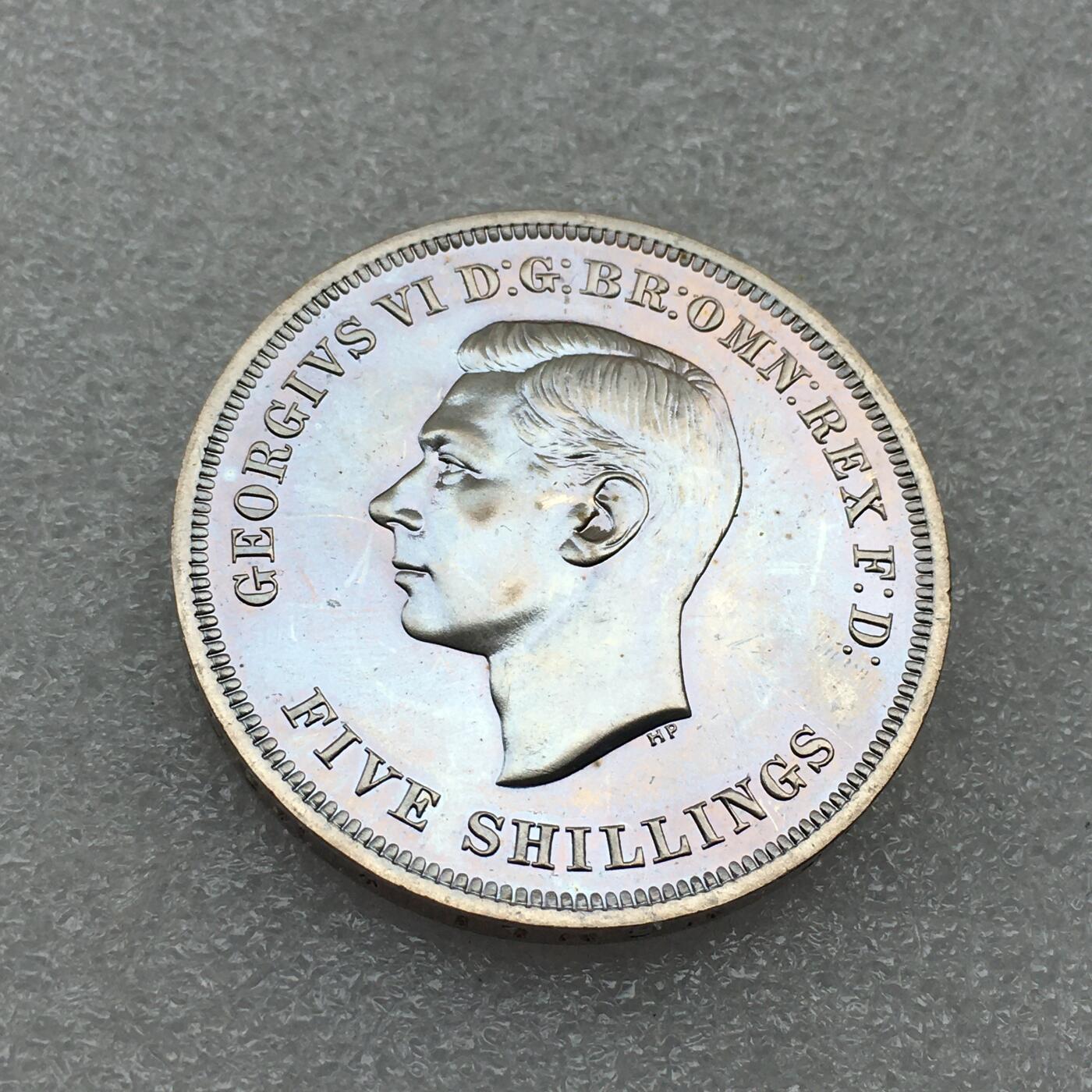 世界钱币专场拍卖 每周二开拍 1951年英国乔治六世马剑一克朗镍币 