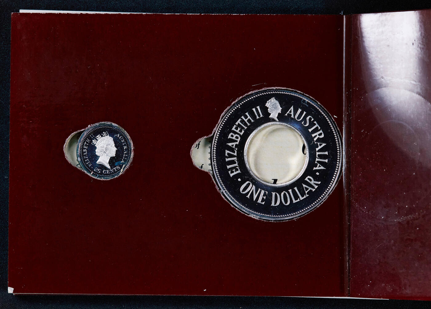 【俄甄集藏】满园春色-2026年(051)04-22星期三 晚 19:30 全场包邮 澳大利亚1988年25分、1元字母精制银币两枚一对，卡装原封，重7.775克、31.1克，均为999银，总重38.875克