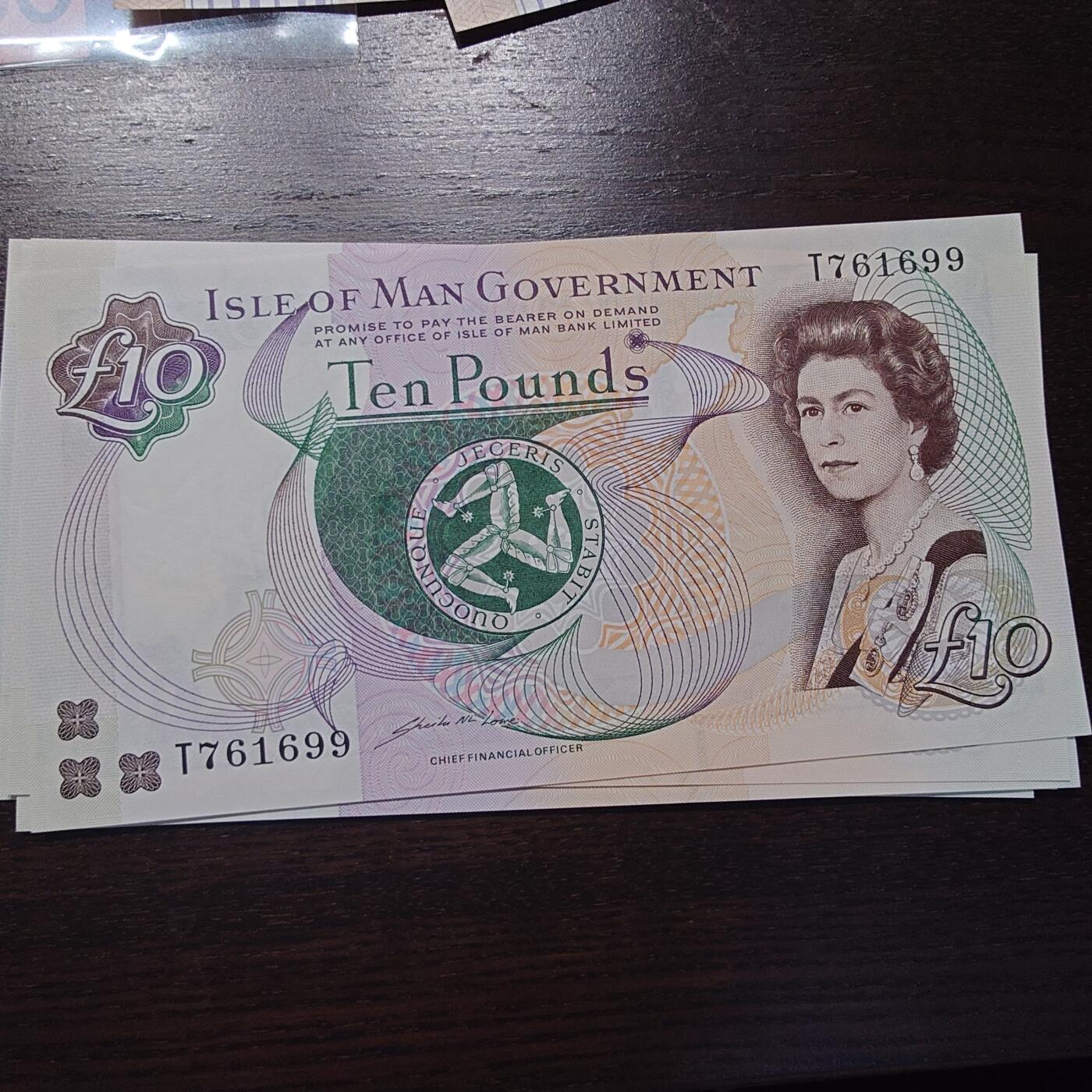 世界钱币～微拍第245期暨2026年第26期  新货卖剩品种部分上架提供选购【有看中的就一开始就出价，别为了晚付几天押金拖到最后，这里没出价的只要群里卖掉了就会撤】 马恩岛10镑 全新绝品无4尾号699