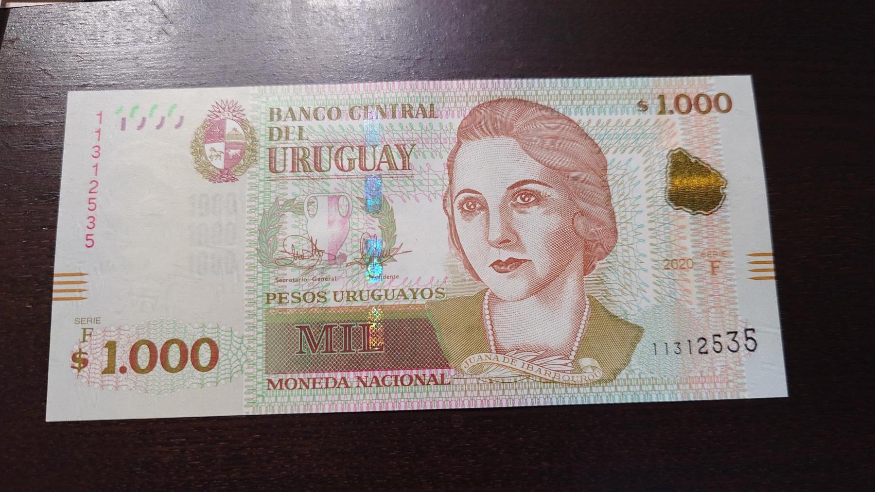 世界钱币～微拍第245期暨2026年第26期  新货卖剩品种部分上架提供选购【有看中的就一开始就出价，别为了晚付几天押金拖到最后，这里没出价的只要群里卖掉了就会撤】 2020年乌拉圭 1000比索 全新绝品无47尾号535