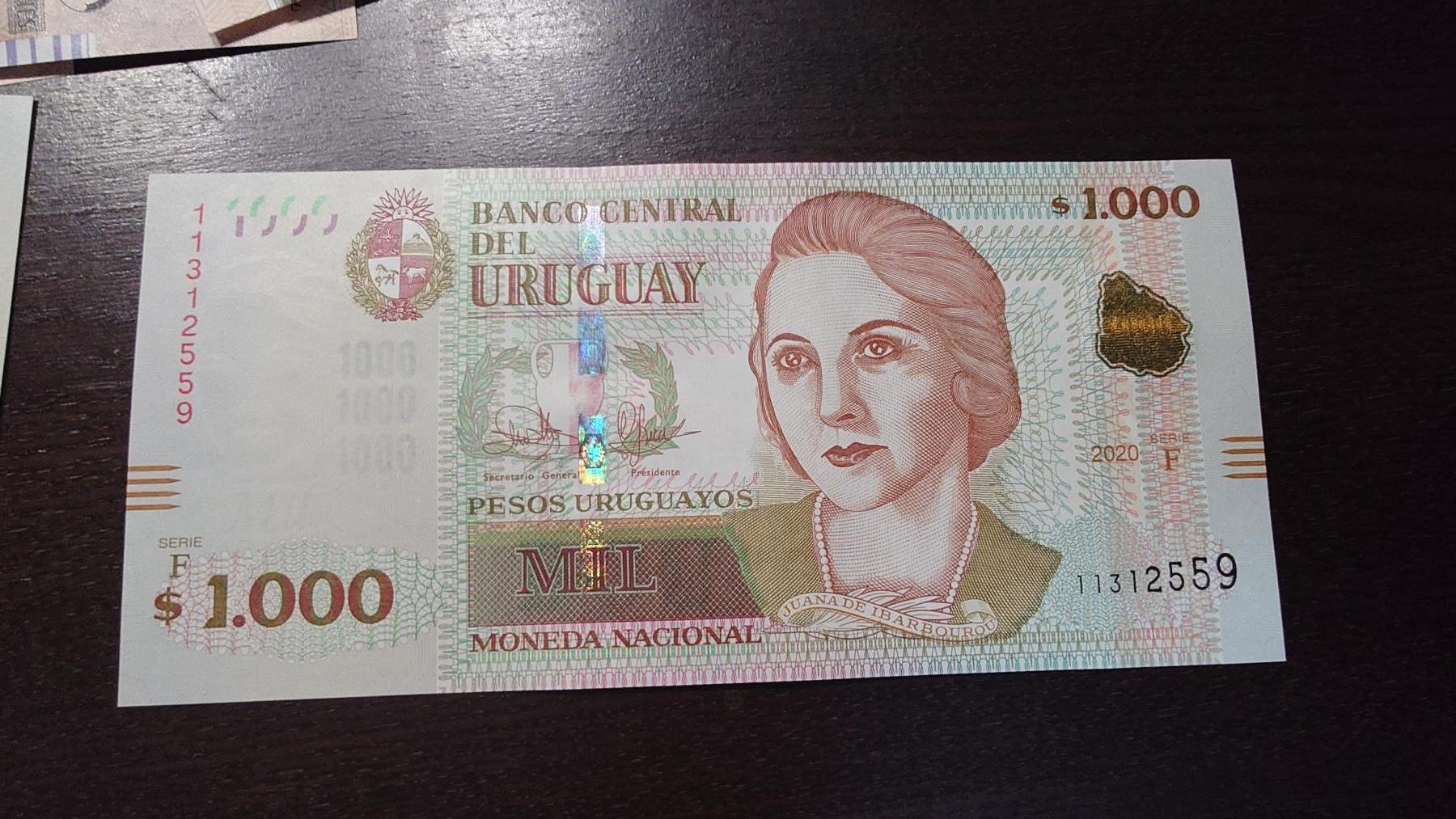 世界钱币～微拍第245期暨2026年第26期  新货卖剩品种部分上架提供选购【有看中的就一开始就出价，别为了晚付几天押金拖到最后，这里没出价的只要群里卖掉了就会撤】 2020年乌拉圭 1000比索 全新绝品无47尾号559