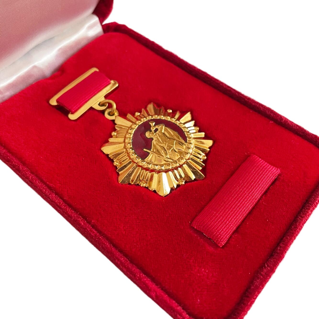 朝鲜高层配享铜质镀金版本 朝鲜祖国解放奖章 高级版本极品品相