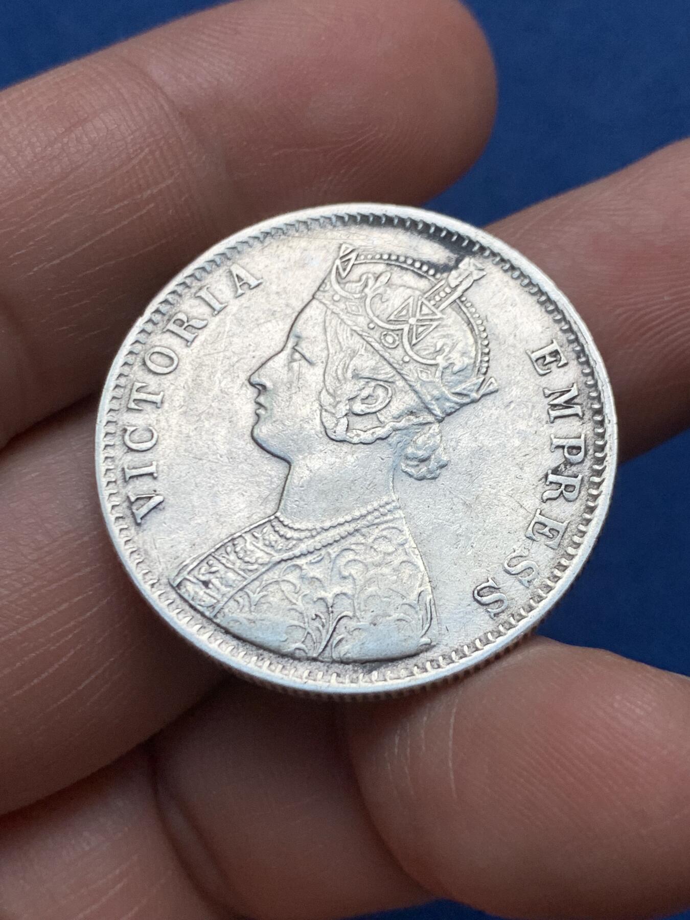 《竞宝斋》第481场 周日，周一 2场连拍 （全场包邮）20级店铺 欢迎送拍 英属印度1901年维多利亚一卢比银币