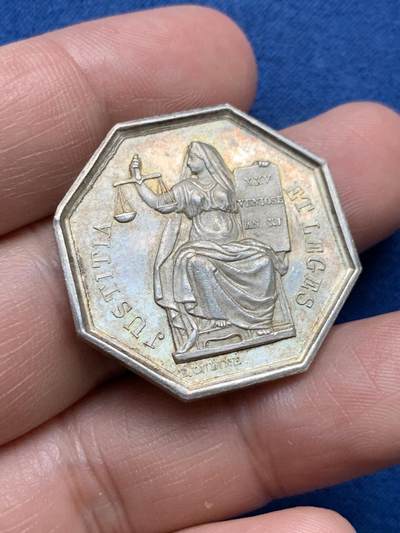 《竞宝斋》第481场 周日，周一 2场连拍 （全场包邮）20级店铺 欢迎送拍 - 法国图卢兹公证人八角银质代币，12.4克，30.6mm，油灯银标