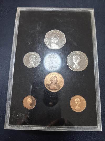 长老汇马年精选第十八场拍卖 1980泽西6枚精制套币，无外纸，1万套