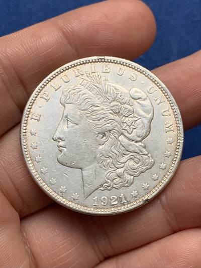 《竞宝斋》第481场 周日，周一 2场连拍 （全场包邮）20级店铺 欢迎送拍 - 美国1921年摩根1美元银币 边有磕 细节见图