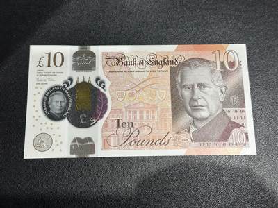 《外钞收藏家》第六百二十八期（精品百拍场）（长期征集拍品、欢迎藏友们联系合作） - 英国查尔斯版10镑 全新UNC 尾7233 有视窗有划痕