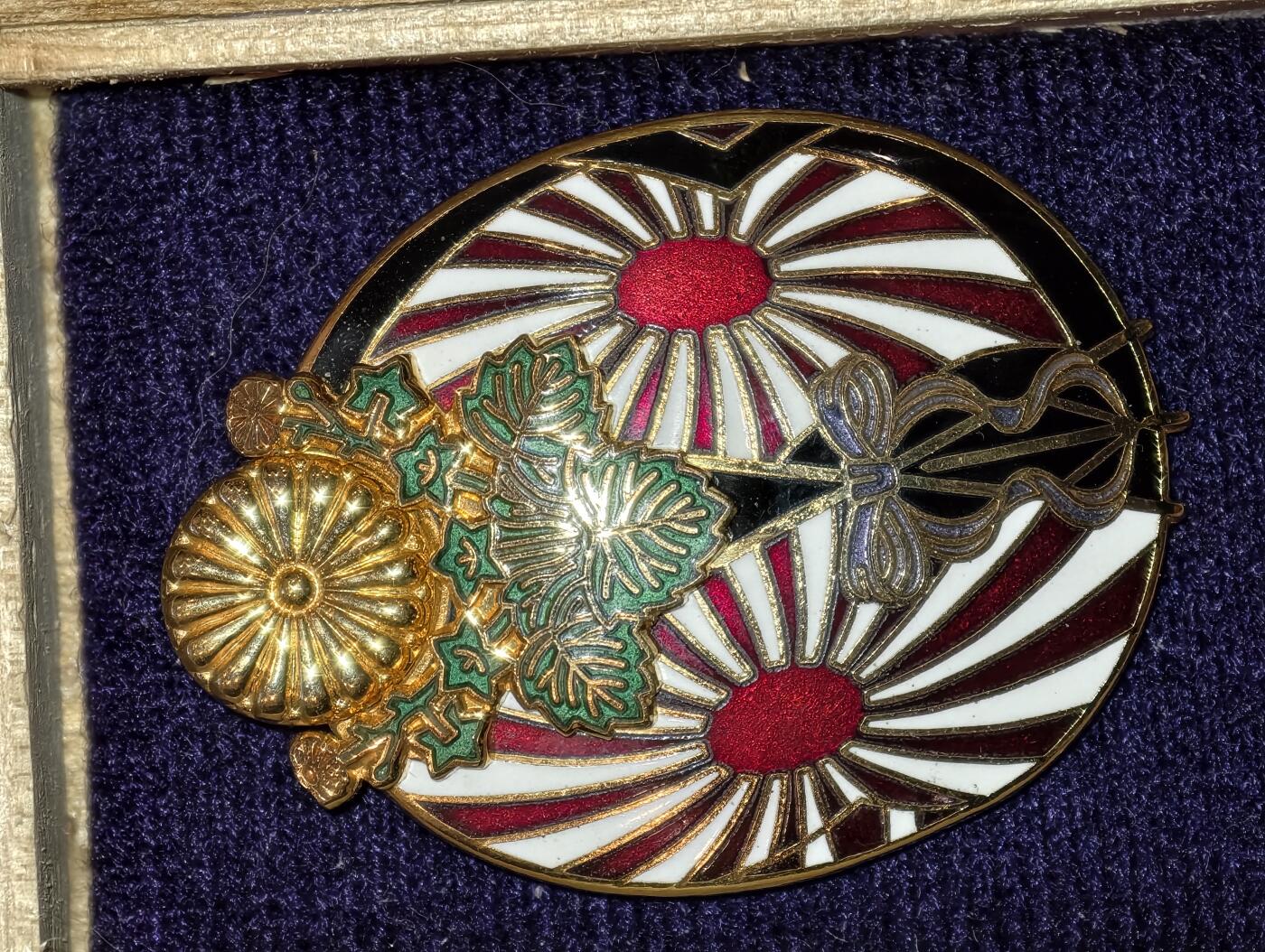 凯旋世界勋赏（第23期）（欢迎送拍）（对拍品有疑问请询问客服，不接受到手刀，出价默认拍品品相。请认真阅读拍卖规则！出价默认已认可！）（收到货请录制开箱视频，无视频概不处理问题。） 元帅徽章纪念品