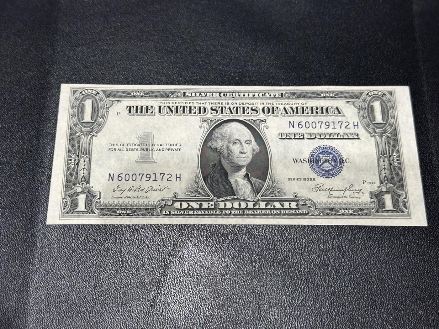 《外钞收藏家》第六百二十八期（精品百拍场）（长期征集拍品、欢迎藏友们联系合作） 1935年美国1美元 蓝库印 全新不绝