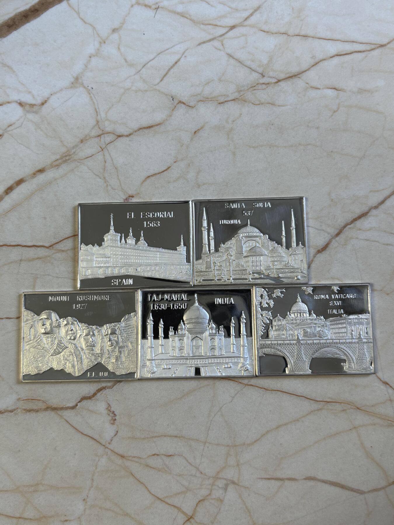 第197期拍卖 世界著名景点纪念纯银章一组十枚，单枚39.5*30.5毫米，总重约140.1克带银戳