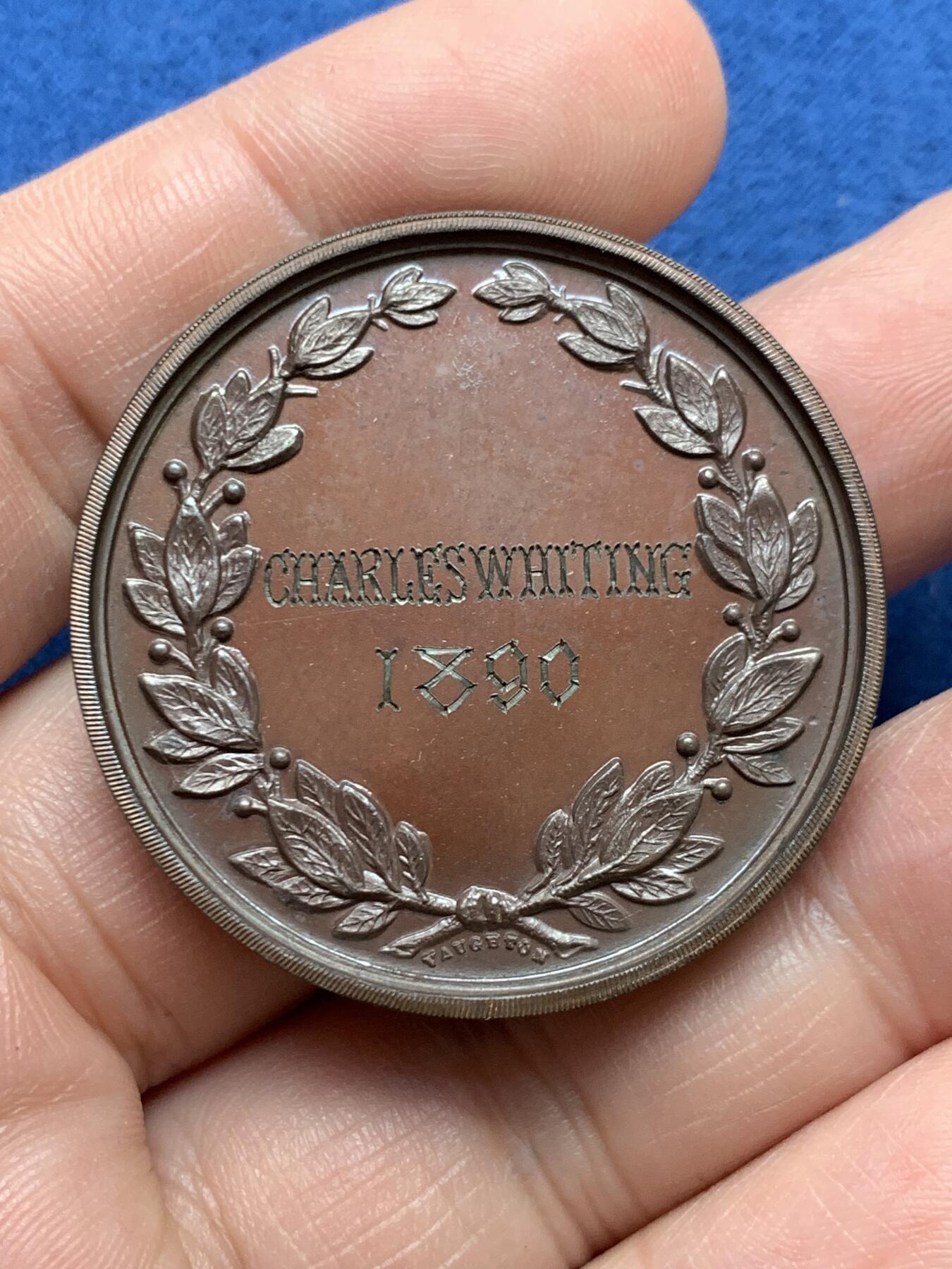 《竞宝斋》第481场 周日，周一 2场连拍 （全场包邮）20级店铺 欢迎送拍 1890伦敦摄影展纪念铜章 28.5克 39.2mm