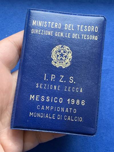 《竞宝斋》第481场 周日，周一 2场连拍 （全场包邮）20级店铺 欢迎送拍 - 意大利1986年500里拉世界杯银币 发行量少 11g高银 品相好 证书外套齐全 题材好 投资收藏好品