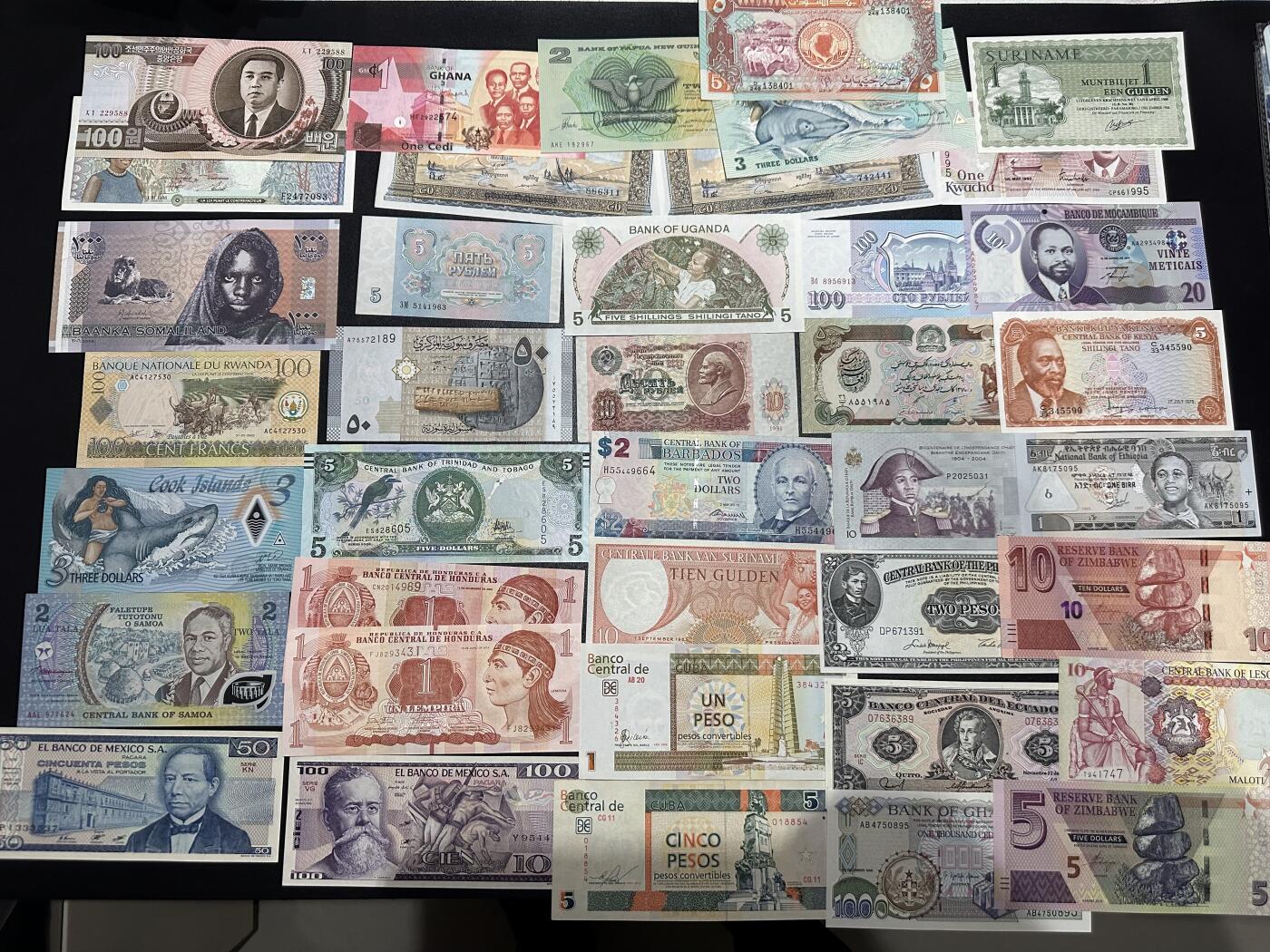 《外钞收藏家》第六百二十八期（精品百拍场）（长期征集拍品、欢迎藏友们联系合作） 几十张精美纸币一起 大部分全新 个别非全新 如图