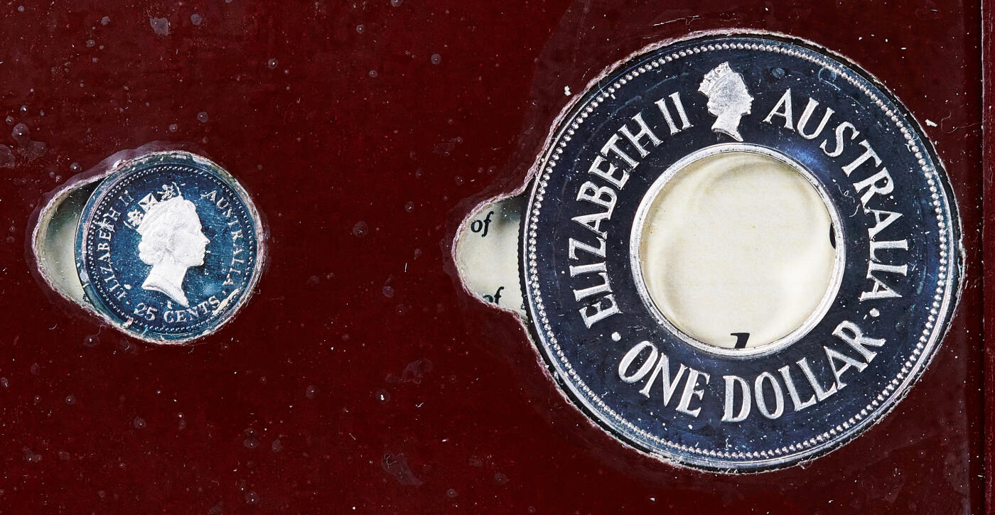 【俄甄集藏】满园春色-2026年(051)04-22星期三 晚 19:30 全场包邮 澳大利亚1988年25分、1元字母精制银币两枚一对，卡装原封，重7.775克、31.1克，均为999银，总重38.875克