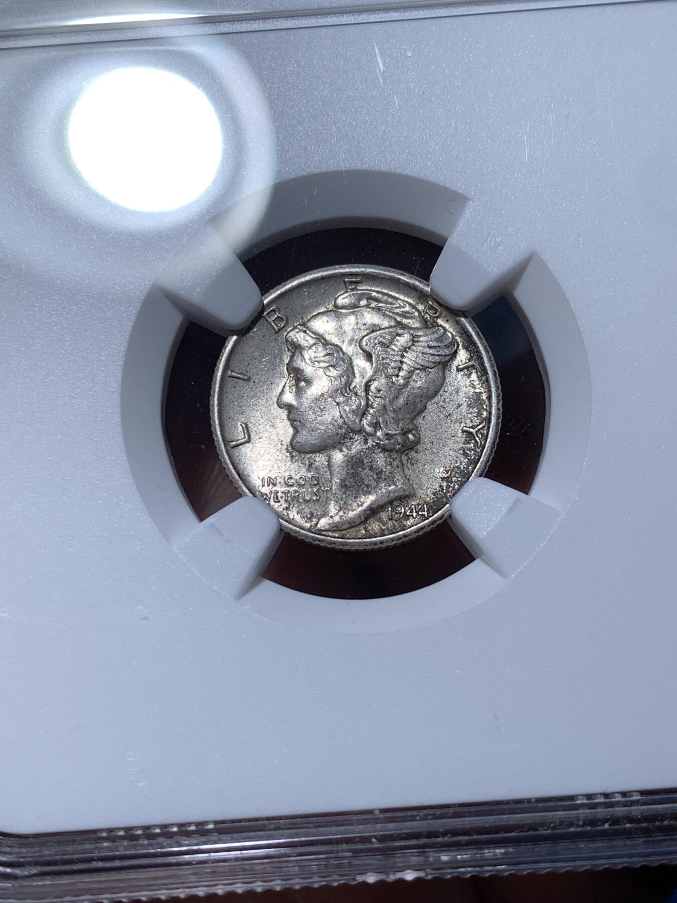 《竞宝斋》第481场 周日，周一 2场连拍 （全场包邮）20级店铺 欢迎送拍 NGC MS62 美国1944S小飞人墨丘利10分银币 低评 喜欢包浆的不要错过 性价比很高 经典品种