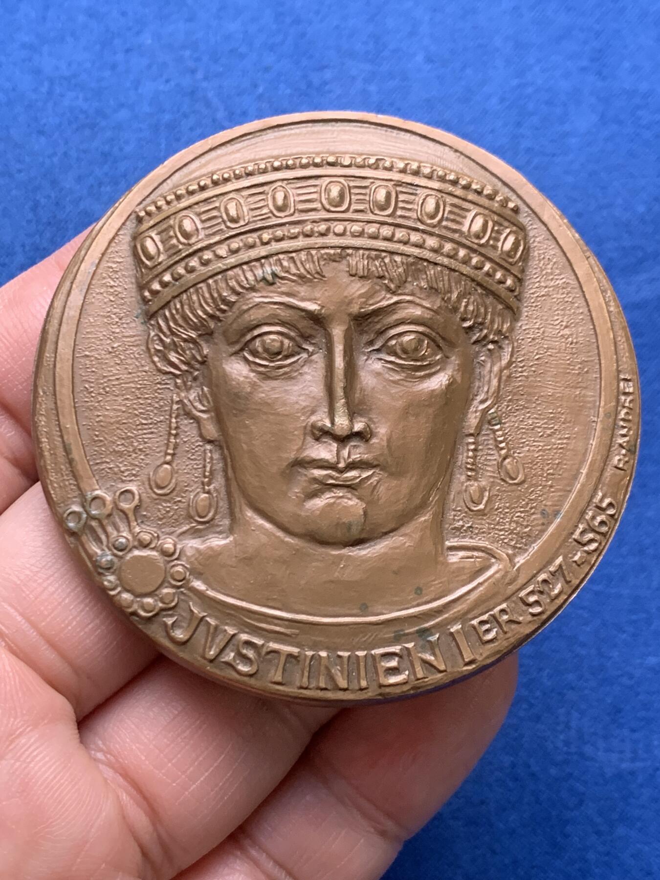 《竞宝斋》第481场 周日，周一 2场连拍 （全场包邮）20级店铺 欢迎送拍 五枚一组 法国存款与托管局纪念大铜章 58-59.8mm 总重640克