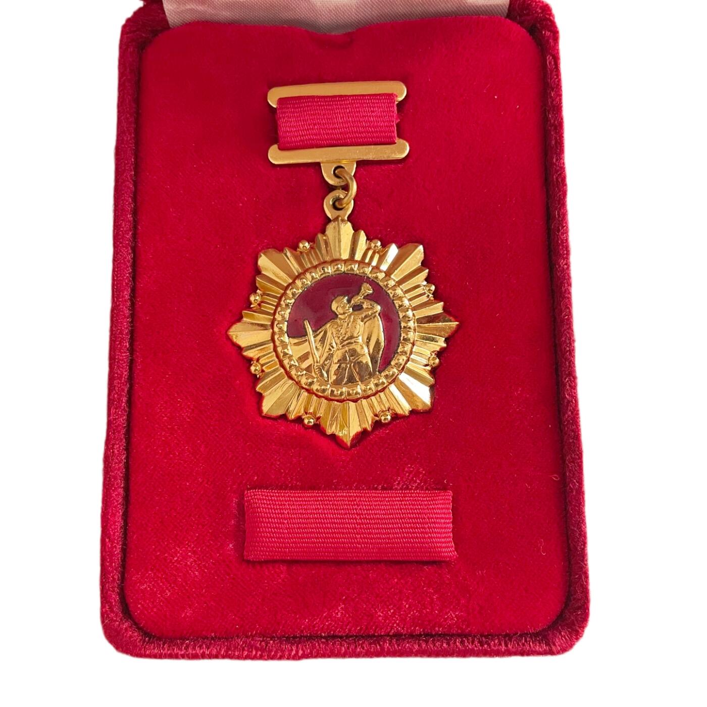 朝鲜高层配享铜质镀金版本 朝鲜祖国解放奖章 高级版本极品品相